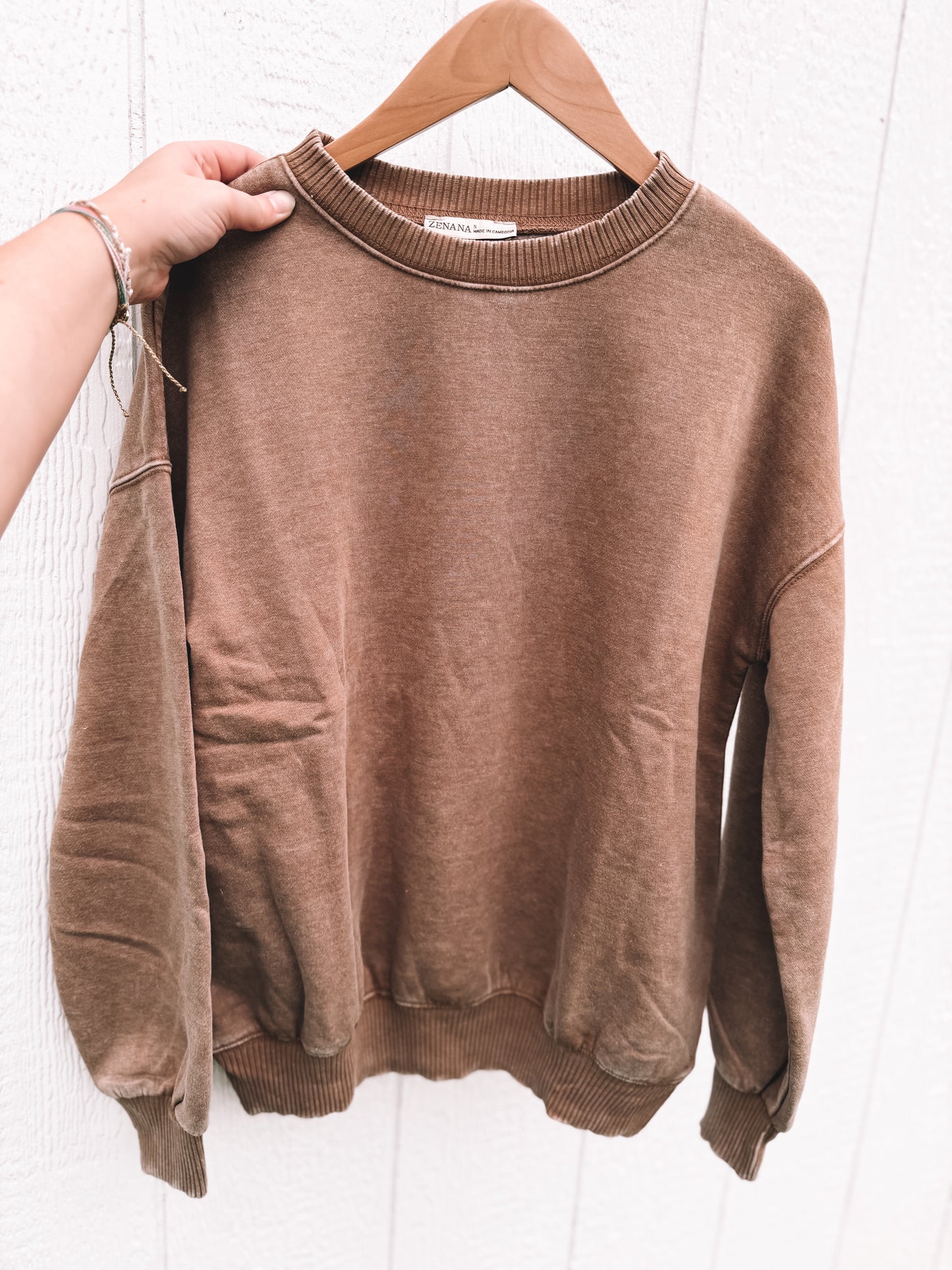 Arena Dirt Mineral Wash Pullover