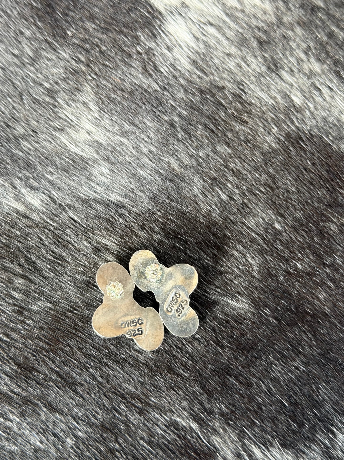 Half Cluster Golden Hills + Black Onyx Studs