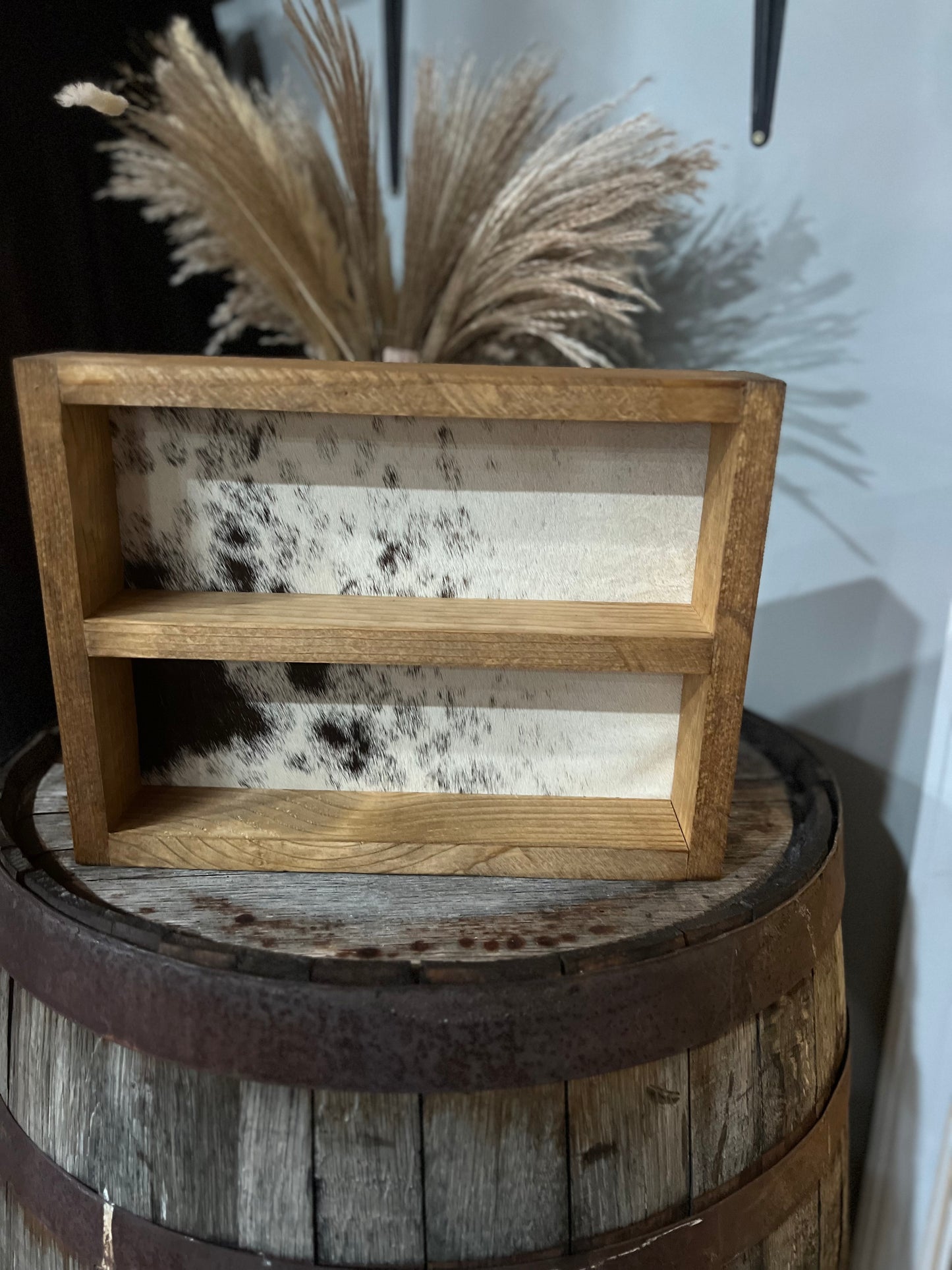 Medium Cowhide Buckle Display C