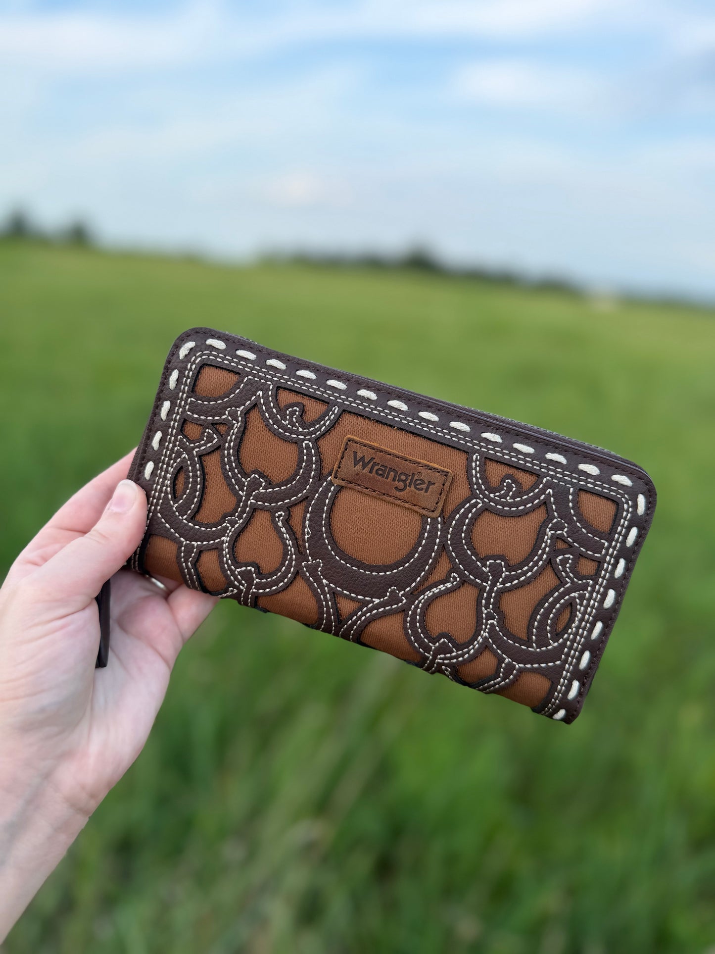 Wrangler Horseshoe Cutout Wallet - Coffee