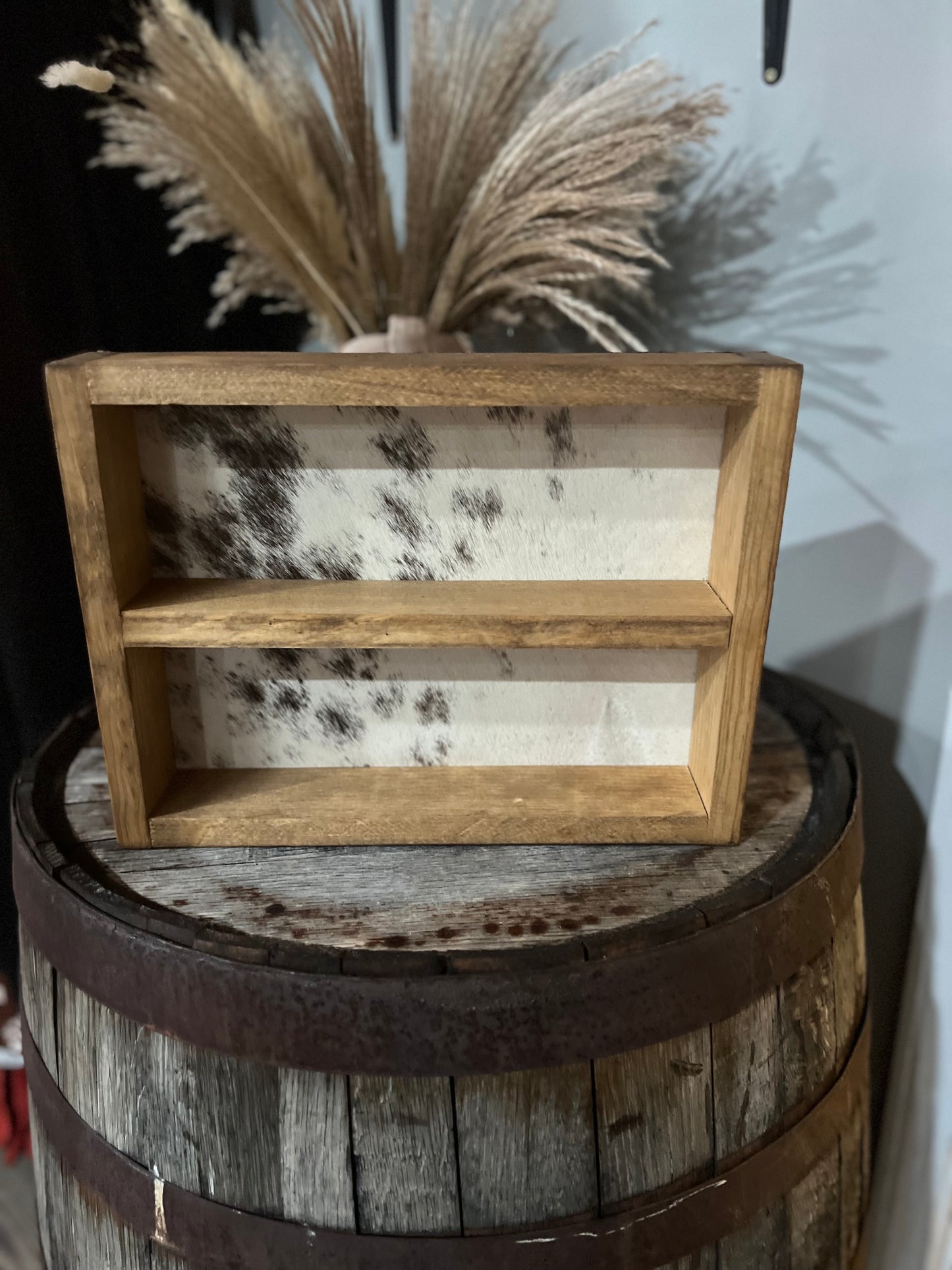 Medium Cowhide Buckle Display B