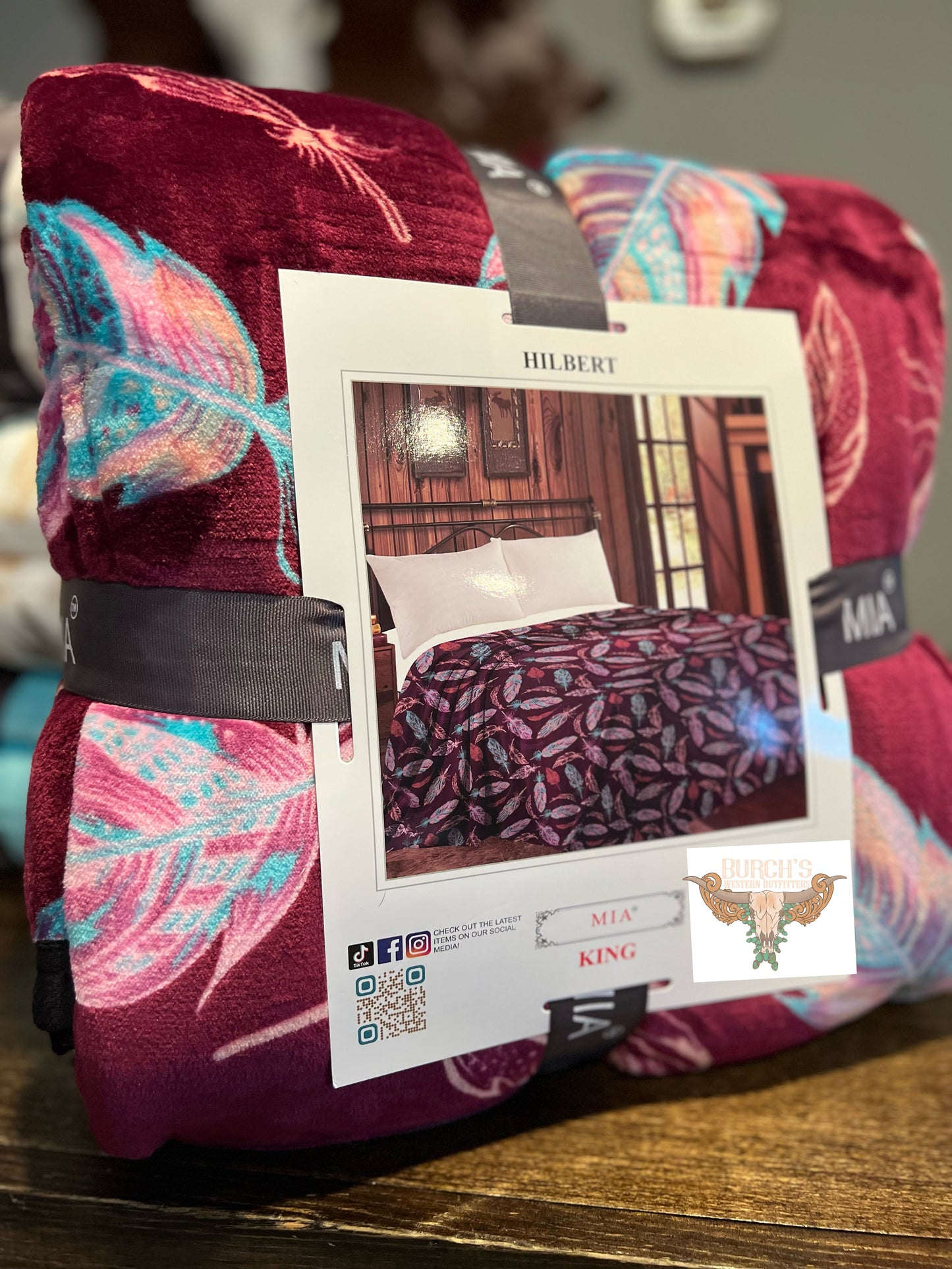 Feathers Plush Blanket