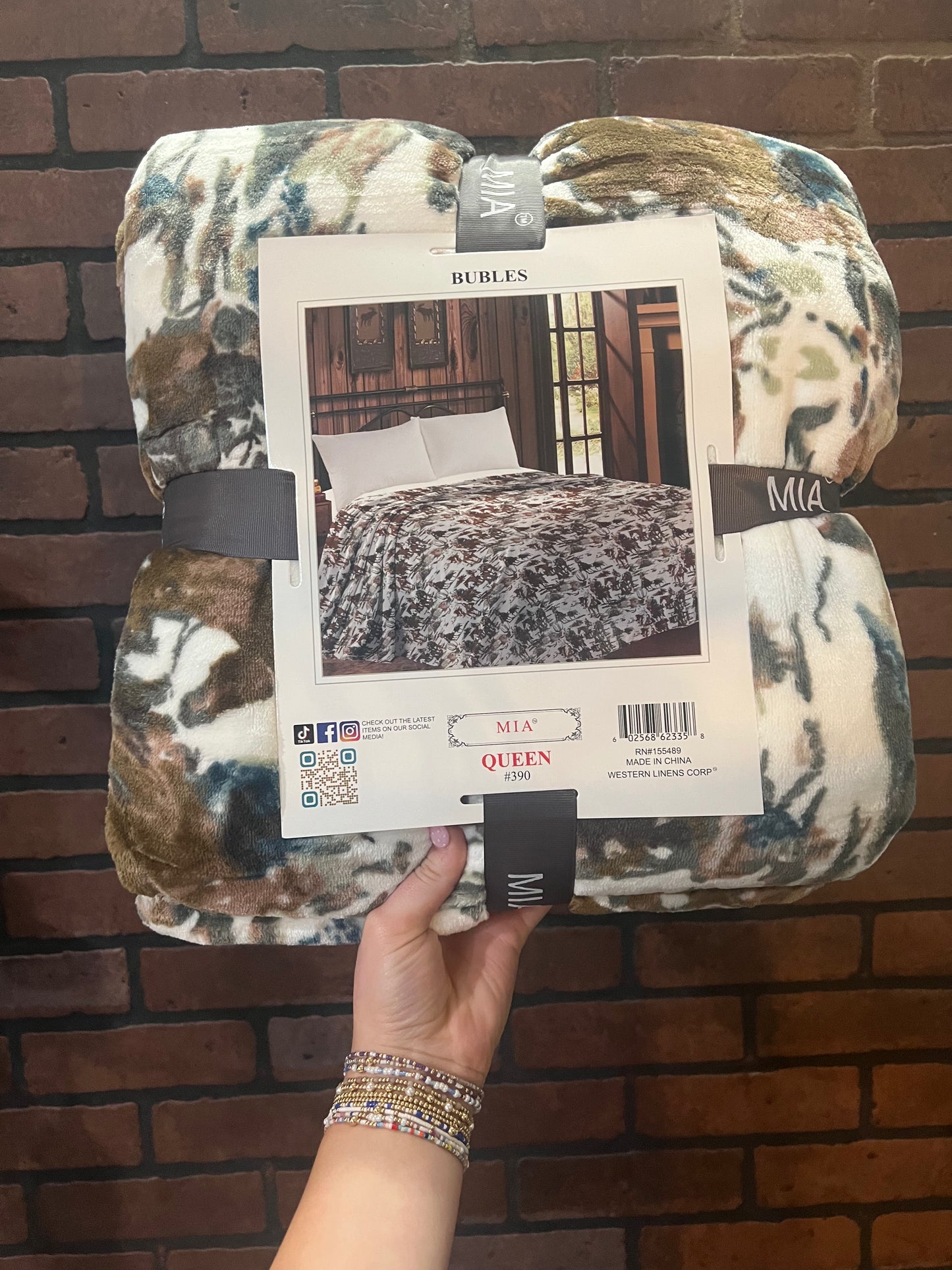 Camo Rodeo Queen Blanket