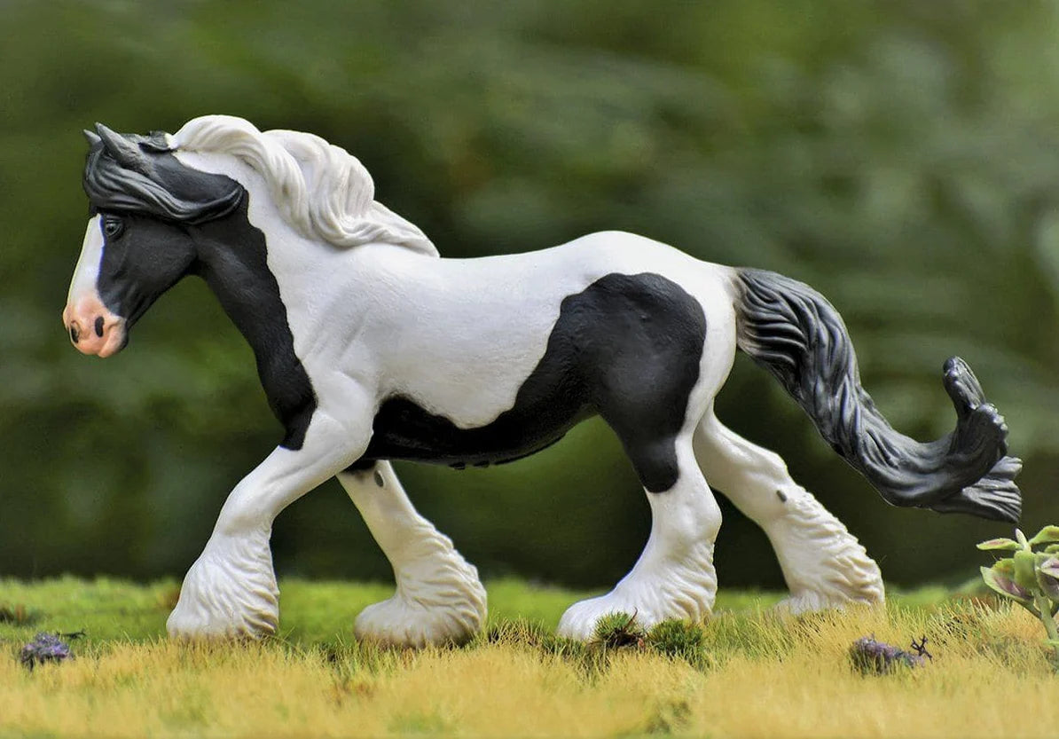 Black & White Piebald Gypsy Mare CollectA