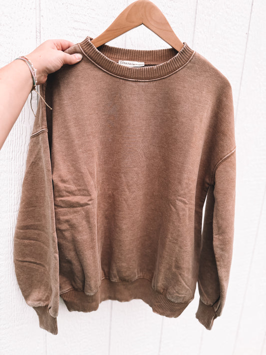 Arena Dirt Mineral Wash Pullover