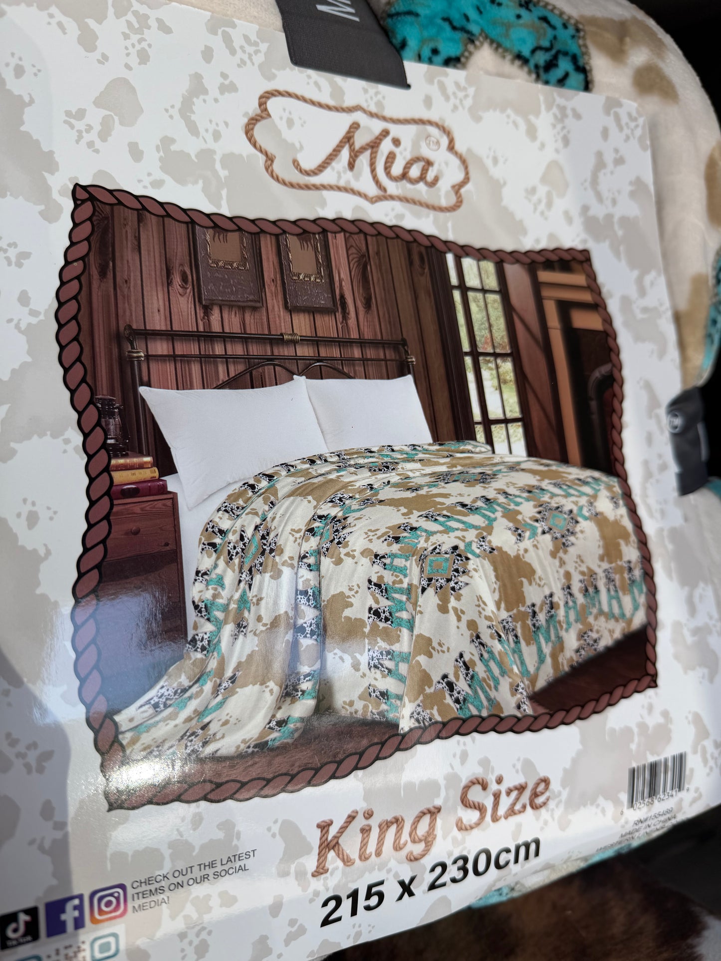 Mama Cowprint King Blanket