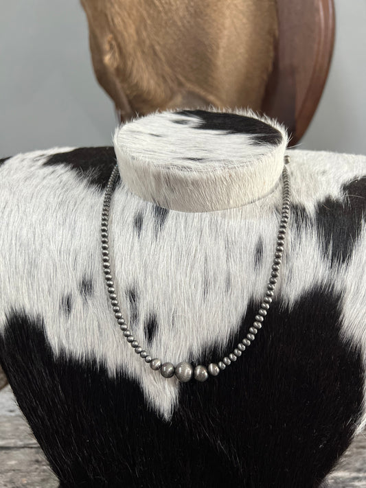 Faux Silver Pearl Middle Necklace