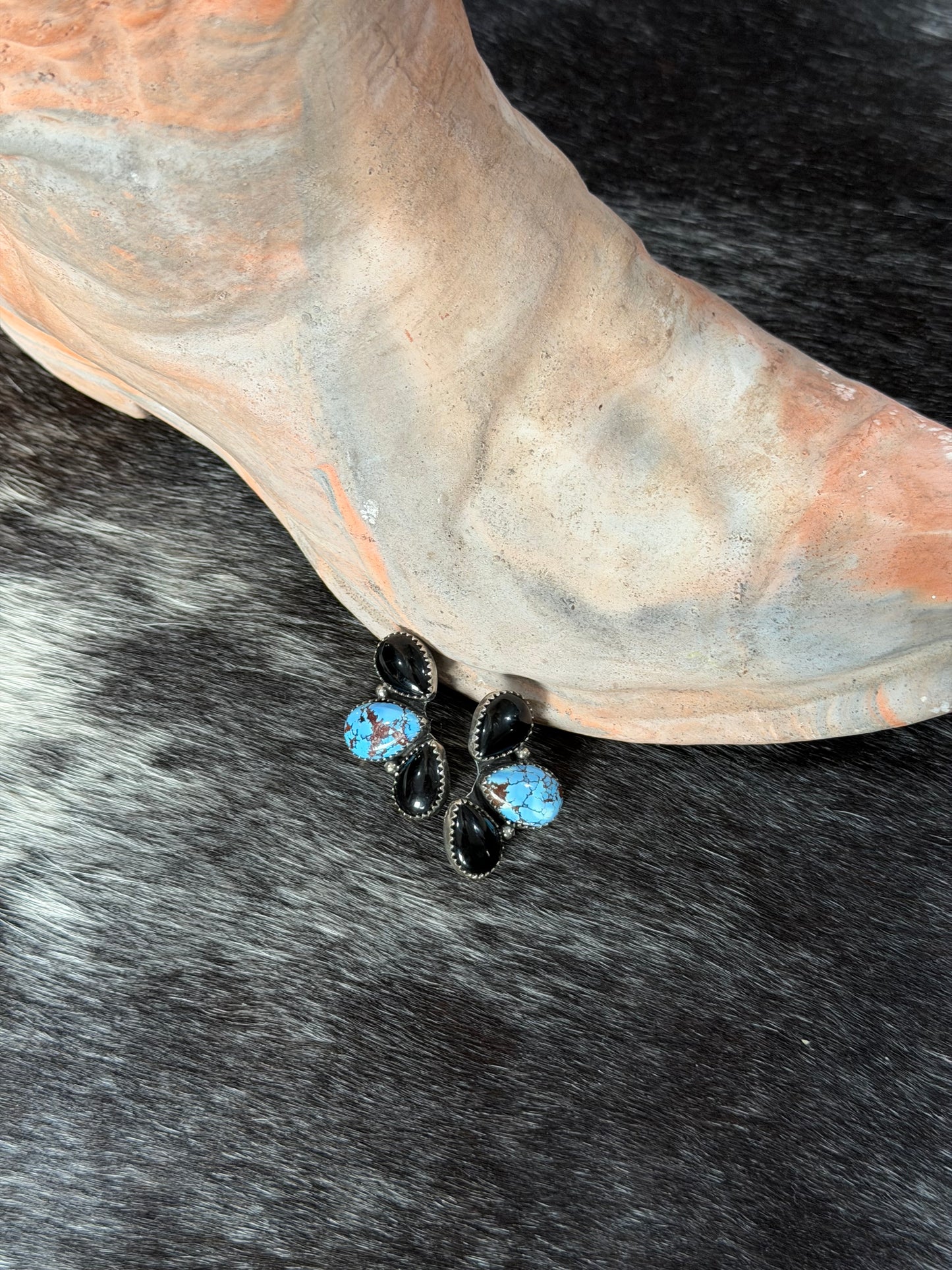 Half Cluster Golden Hills + Black Onyx Studs