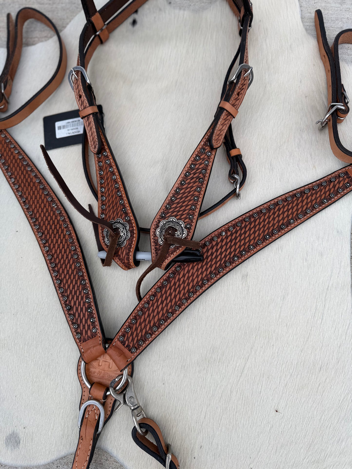 Basketweave Studded Tack Set