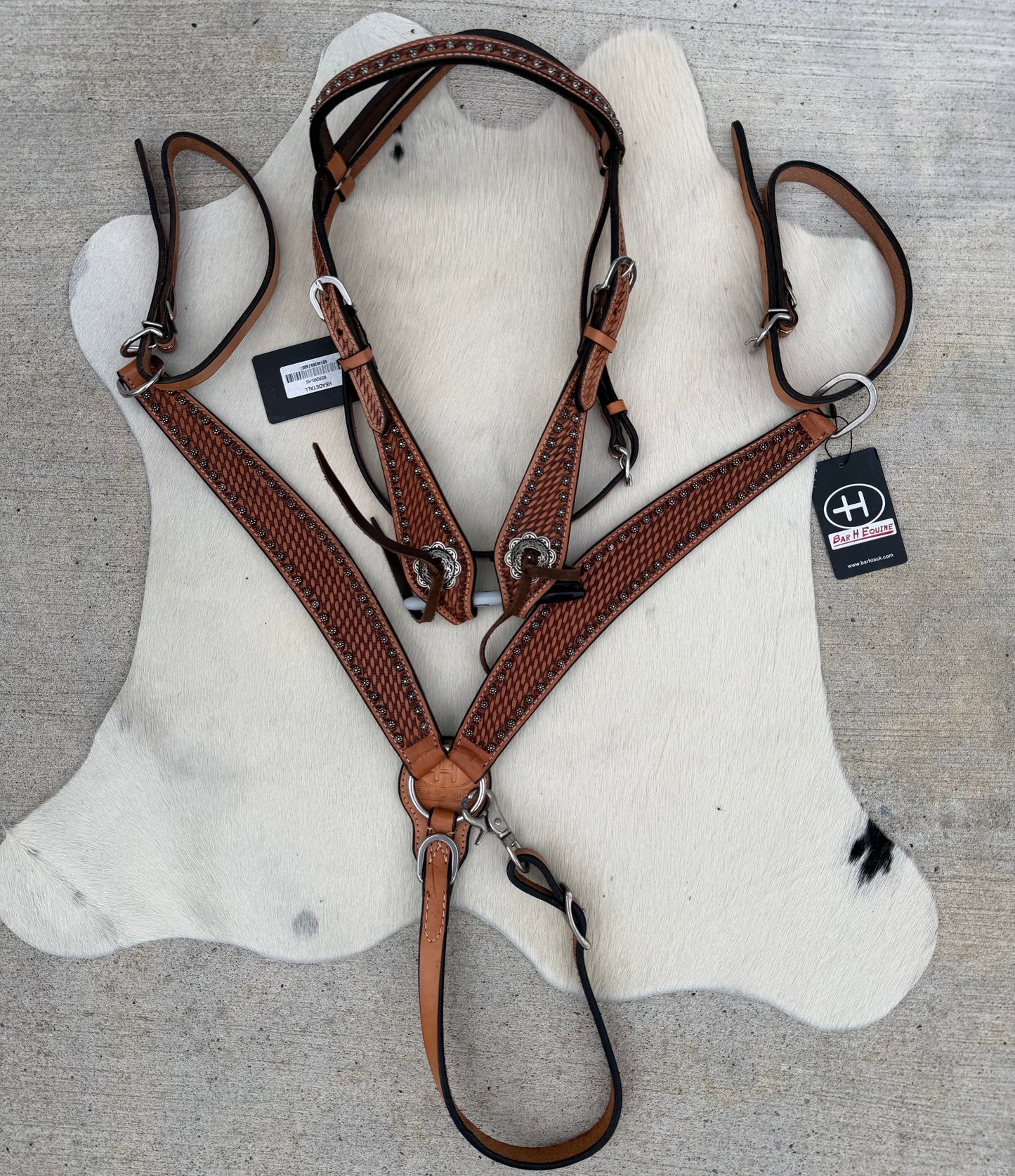 Basketweave Studded Tack Set