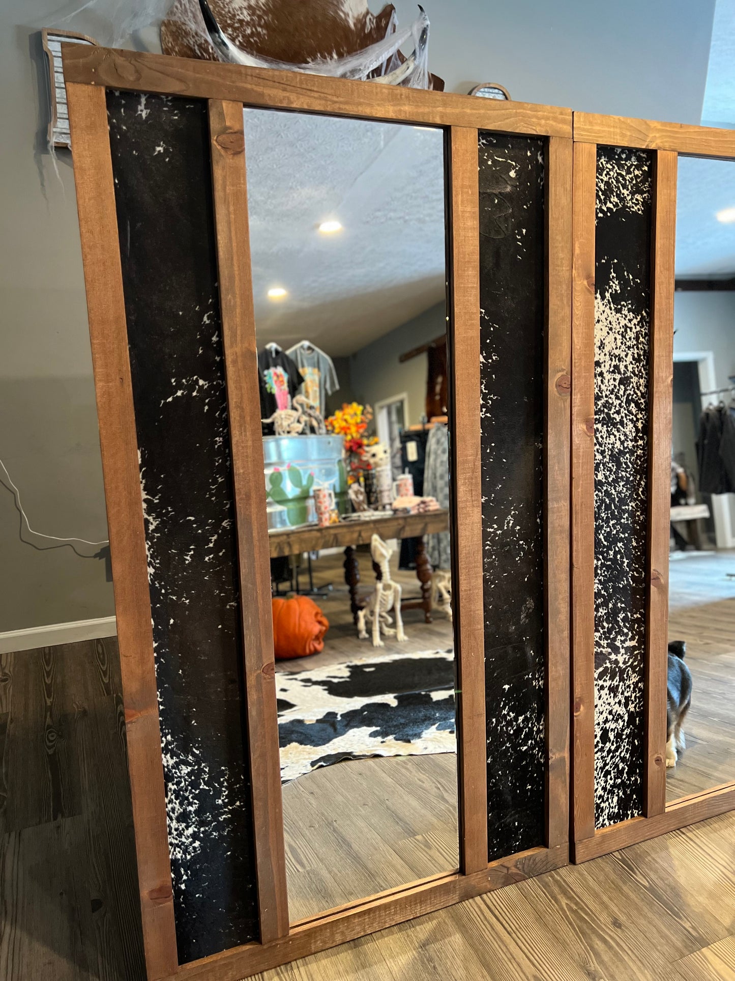 Hank 6FT Cowhide Mirror