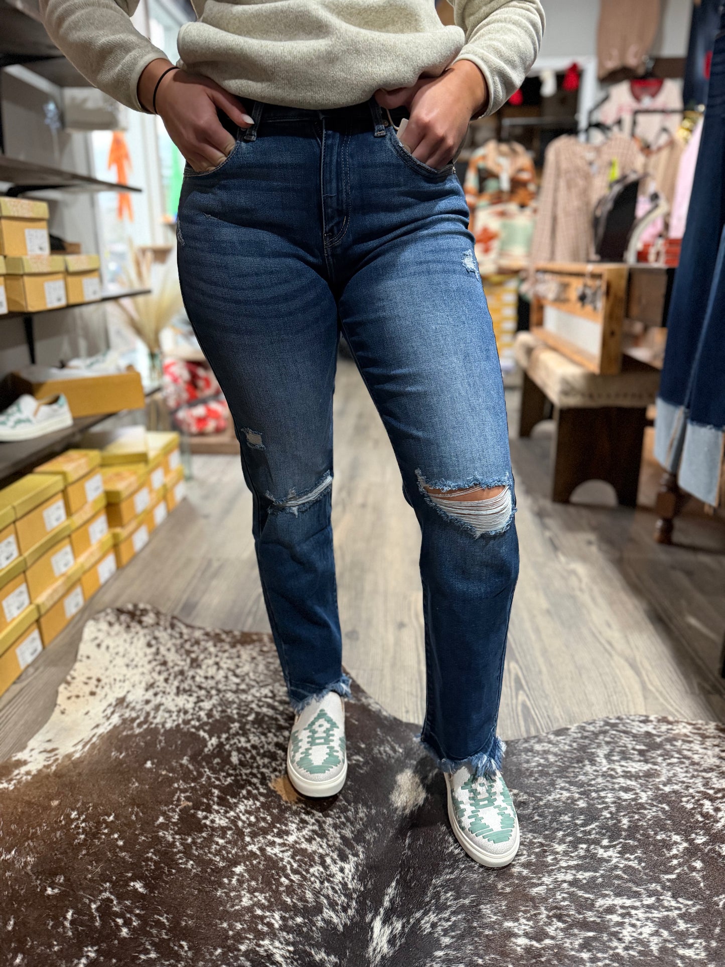 Utah Distressed Straight Leg Kancan